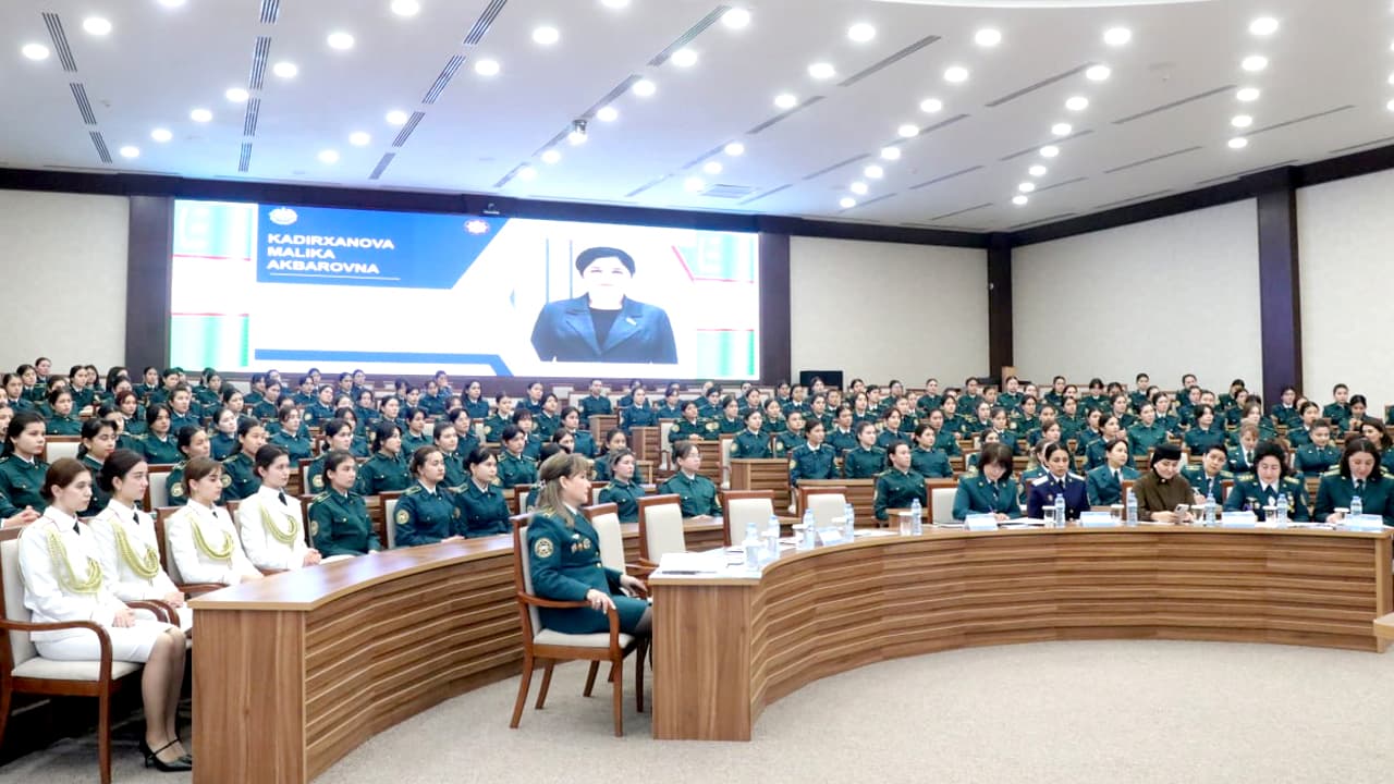 IIV Akademiyasida “Ilm va ayol: barqaror jamiyat sari” mavzusida tadbir oʻtkazildi