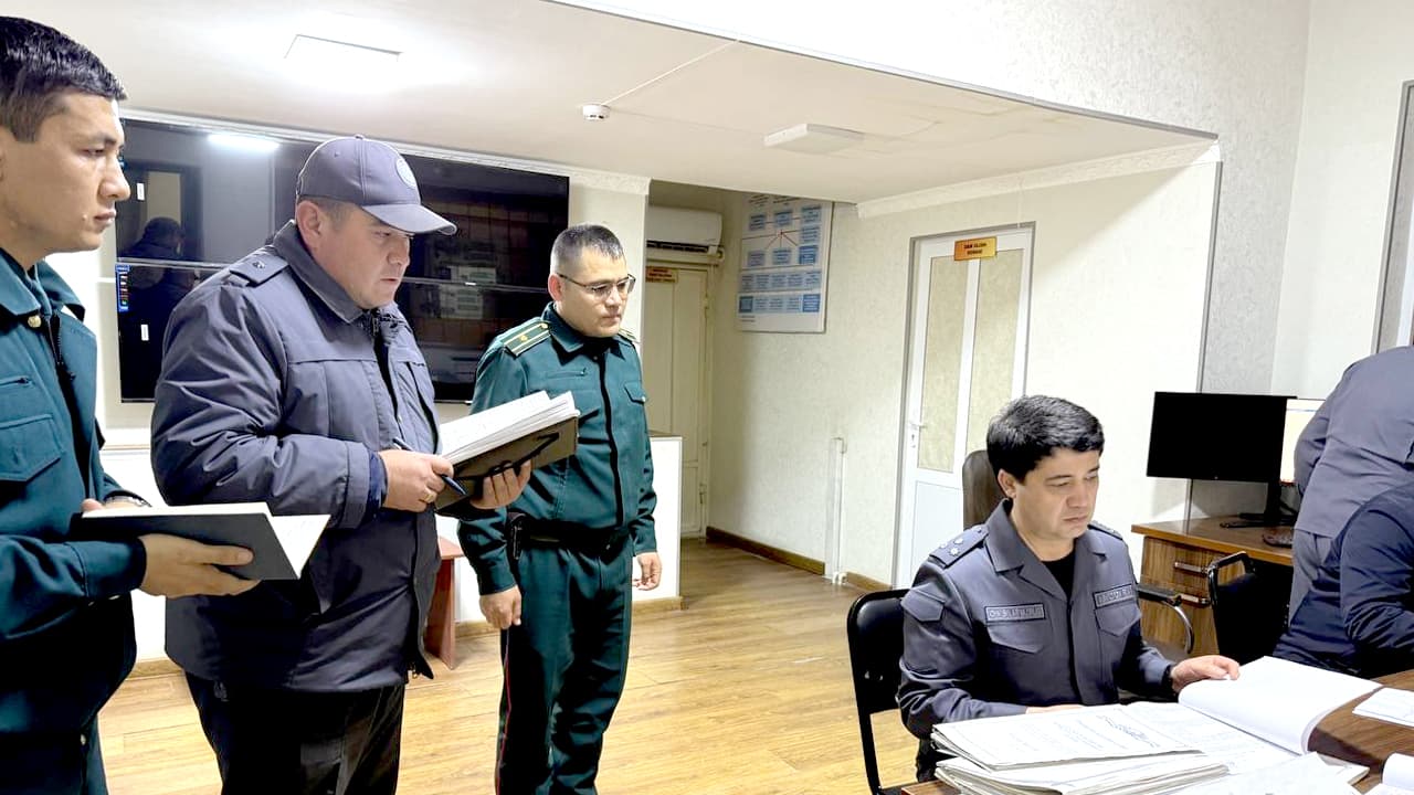 Ички ишлар вазирлиги раҳбарияти Сурхондарё вилоятида тергов ходимлари билан учрашиб, муаммоларини ўрганиб, тергов сифатини ошириш бўйича тегишли чоралар белгиламоқда