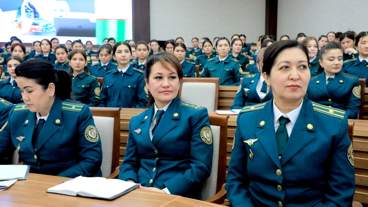 IIV Akademiyasida “Ilm va ayol: barqaror jamiyat sari” mavzusida tadbir oʻtkazildi