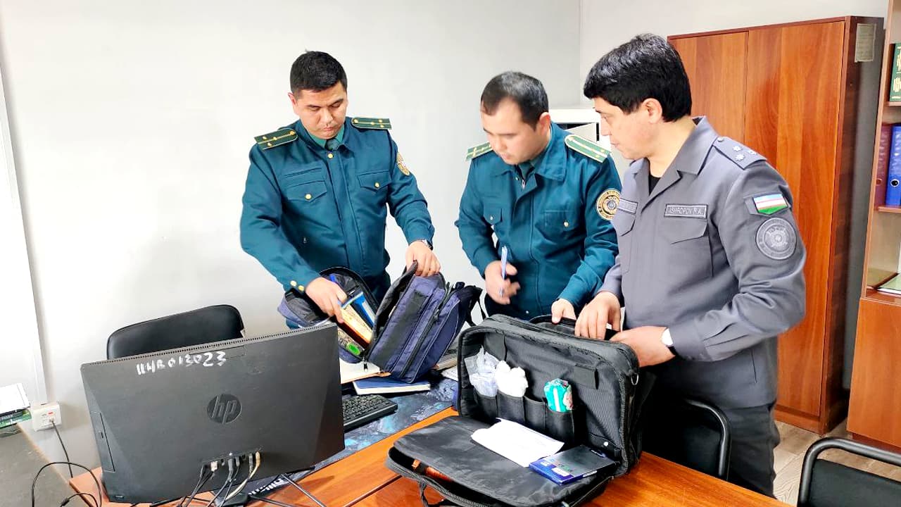 Ички ишлар вазирлиги раҳбарияти Сурхондарё вилоятида тергов ходимлари билан учрашиб, муаммоларини ўрганиб, тергов сифатини ошириш бўйича тегишли чоралар белгиламоқда