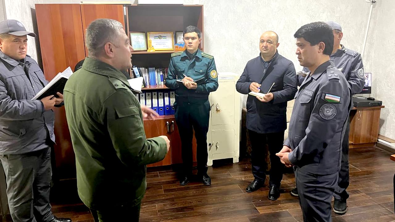 Ички ишлар вазирлиги раҳбарияти Сурхондарё вилоятида тергов ходимлари билан учрашиб, муаммоларини ўрганиб, тергов сифатини ошириш бўйича тегишли чоралар белгиламоқда