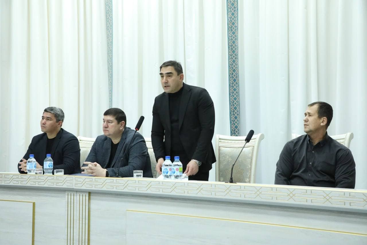 Қорақалпоғистон Республикаси Нукус шаҳрида аралаш жанг санъати ривожига бағишланган учрашув ўтказилди