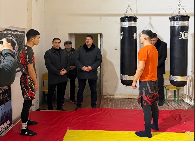 Қорақалпоғистон Республикаси Нукус шаҳрида аралаш жанг санъати ривожига бағишланган учрашув ўтказилди