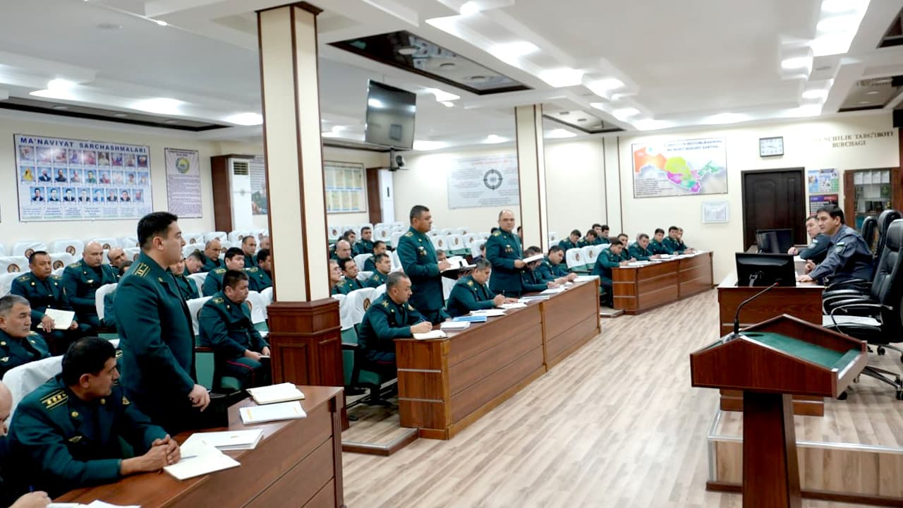 Внедрение «Чиланзарского опыта»: подробности второго дня изучения ситуации руководством Министерства внутренних дел в Навоийской области