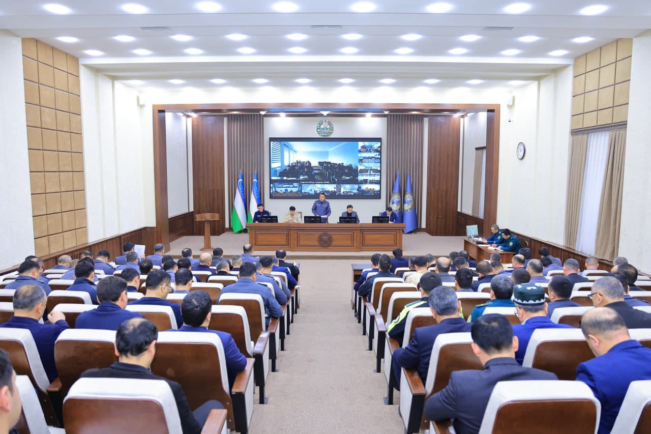 Namangan viloyati IIBda huquqni muhofaza qiluvchi organlar rahbarlari ishtirokida kengaytirilgan yigʻilish oʻtkazildi