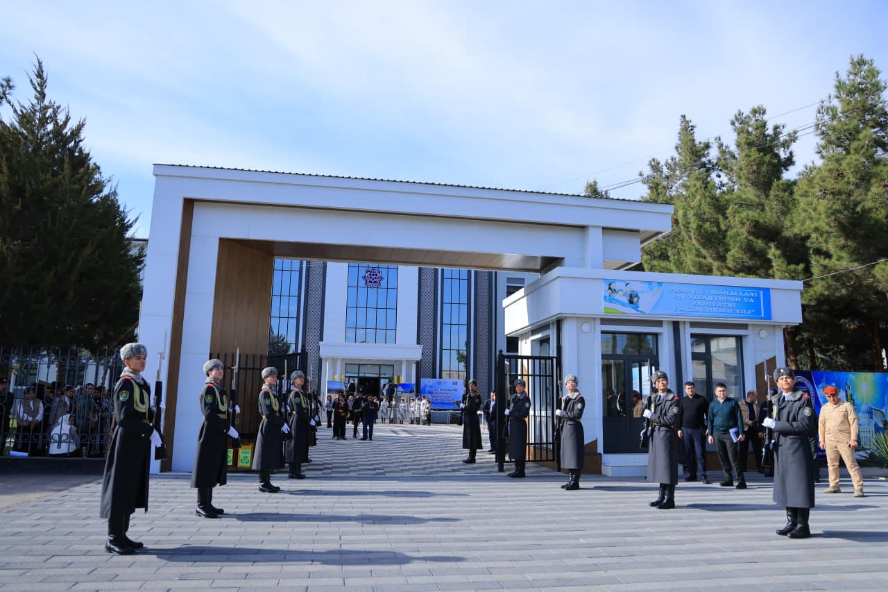 В Касансайском районе Наманганской области прошел молодежный фестиваль "Мы против наркотиков!", а также открытый диалог с участием руководителей области