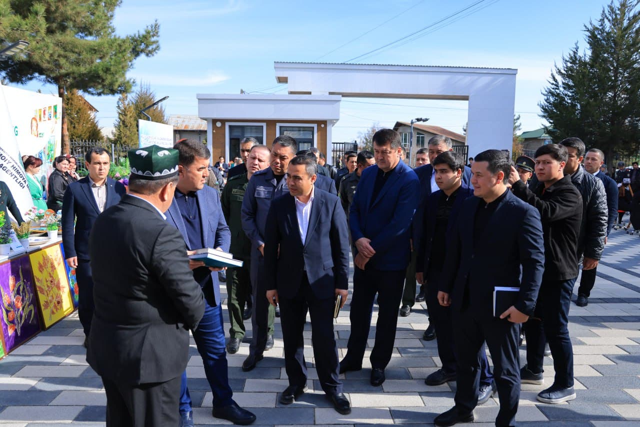 В Касансайском районе Наманганской области прошел молодежный фестиваль "Мы против наркотиков!", а также открытый диалог с участием руководителей области