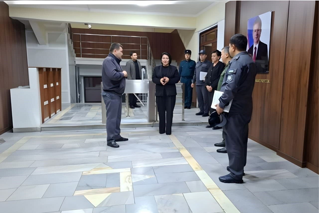 Сирдарё вилояти ИИБ раҳбарияти томонидан Ширин шаҳри маҳаллаларида профилактика ишлари самарадорлиги таҳлил қилинди