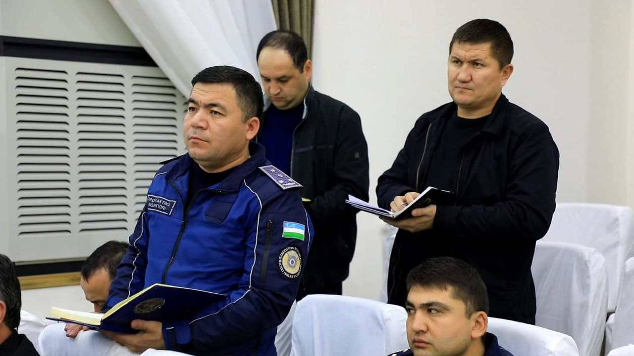 Jizzax shahrida viloyat IIB rahbariyati tomonidan jamoat xavfsizligini taʼminlash va jinoyatchilikni barvaqt oldini olish masalalariga bagʻishlangan yigʻilish oʻtkazildi