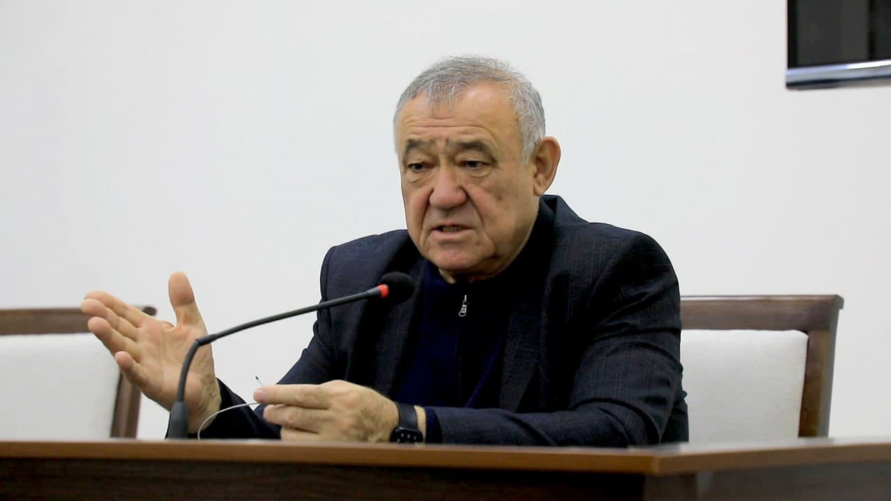 Jizzax shahrida viloyat IIB rahbariyati tomonidan jamoat xavfsizligini taʼminlash va jinoyatchilikni barvaqt oldini olish masalalariga bagʻishlangan yigʻilish oʻtkazildi