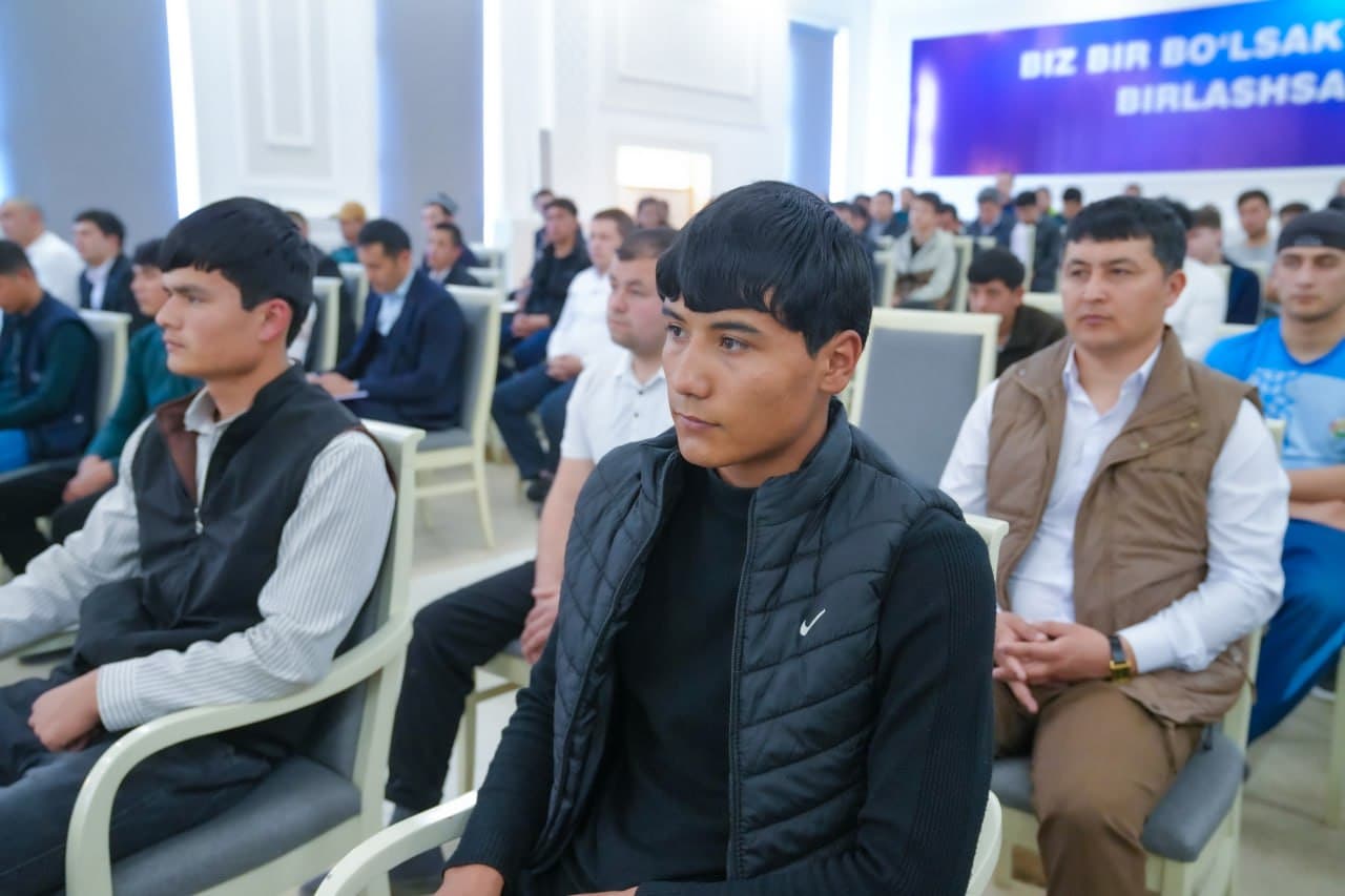 Қашқадарё вилояти ИИБ раҳбарияти томонидан Қарши туманида ёшлар билан очиқ мулоқот ўтказилди