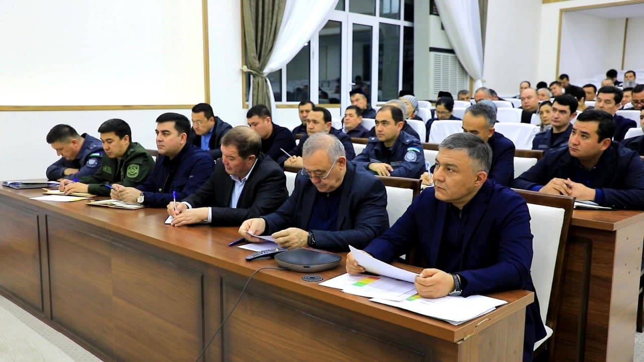 Jizzax shahrida viloyat IIB rahbariyati tomonidan jamoat xavfsizligini taʼminlash va jinoyatchilikni barvaqt oldini olish masalalariga bagʻishlangan yigʻilish oʻtkazildi