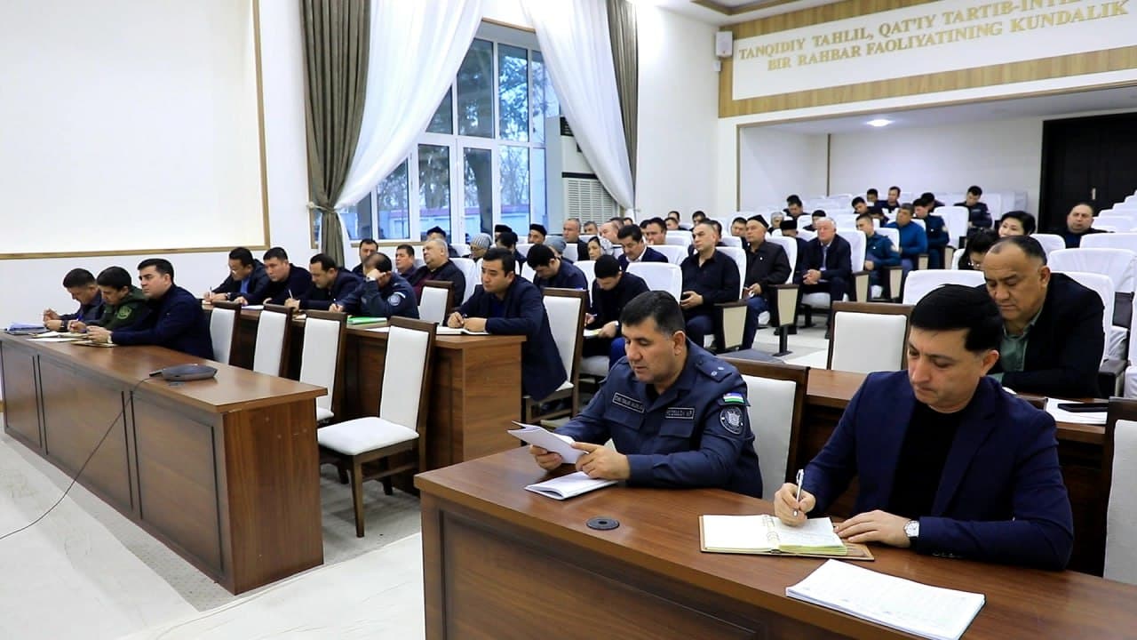 Jizzax shahrida viloyat IIB rahbariyati tomonidan jamoat xavfsizligini taʼminlash va jinoyatchilikni barvaqt oldini olish masalalariga bagʻishlangan yigʻilish oʻtkazildi