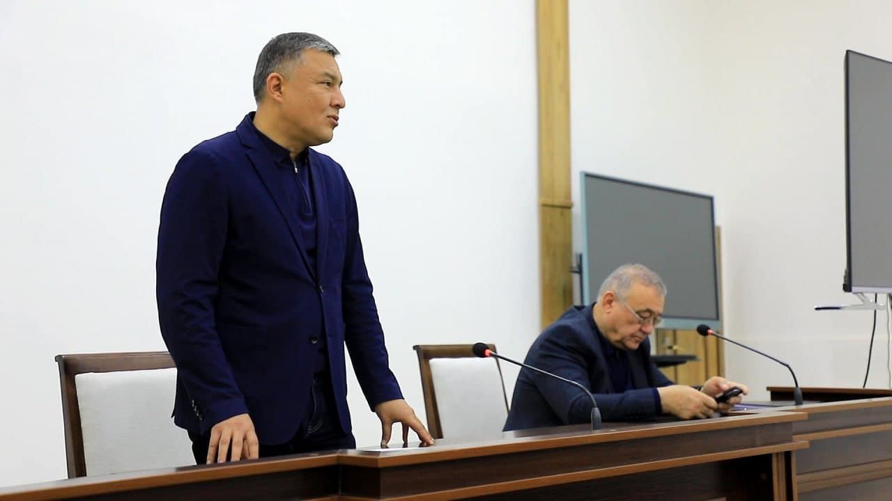 Jizzax shahrida viloyat IIB rahbariyati tomonidan jamoat xavfsizligini taʼminlash va jinoyatchilikni barvaqt oldini olish masalalariga bagʻishlangan yigʻilish oʻtkazildi