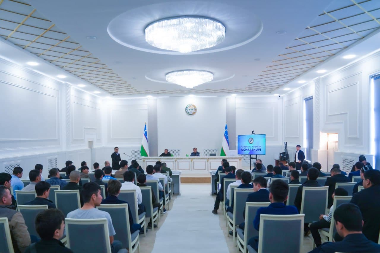 Қашқадарё вилояти ИИБ раҳбарияти томонидан Қарши туманида ёшлар билан очиқ мулоқот ўтказилди