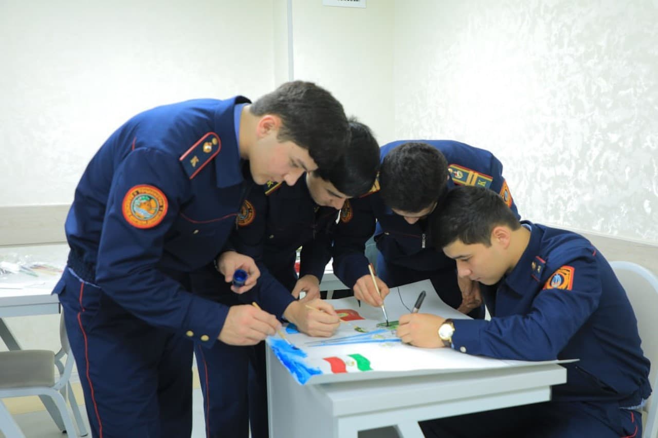 ИИВ Академиясининг Хорижий кадрлар билан ишлаш факультети курсантлари ўртасида кўрик-танлов ўтказилди