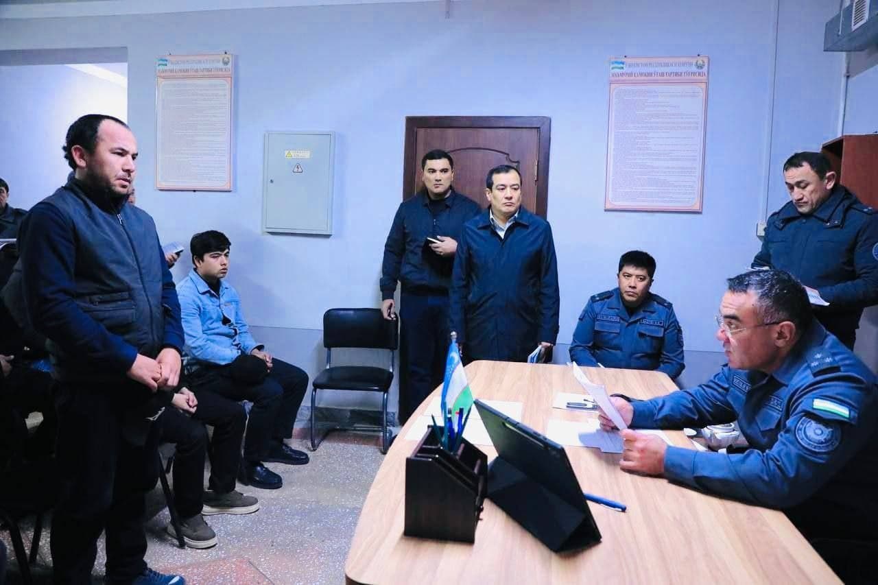 Andijon viloyati IIB boshligʻi “Yoshlar kuni” doirasida maʼmuriy huquqbuzarlik sodir etgan yoshlar bilan uchrashib, ularning muammolarini tingladi