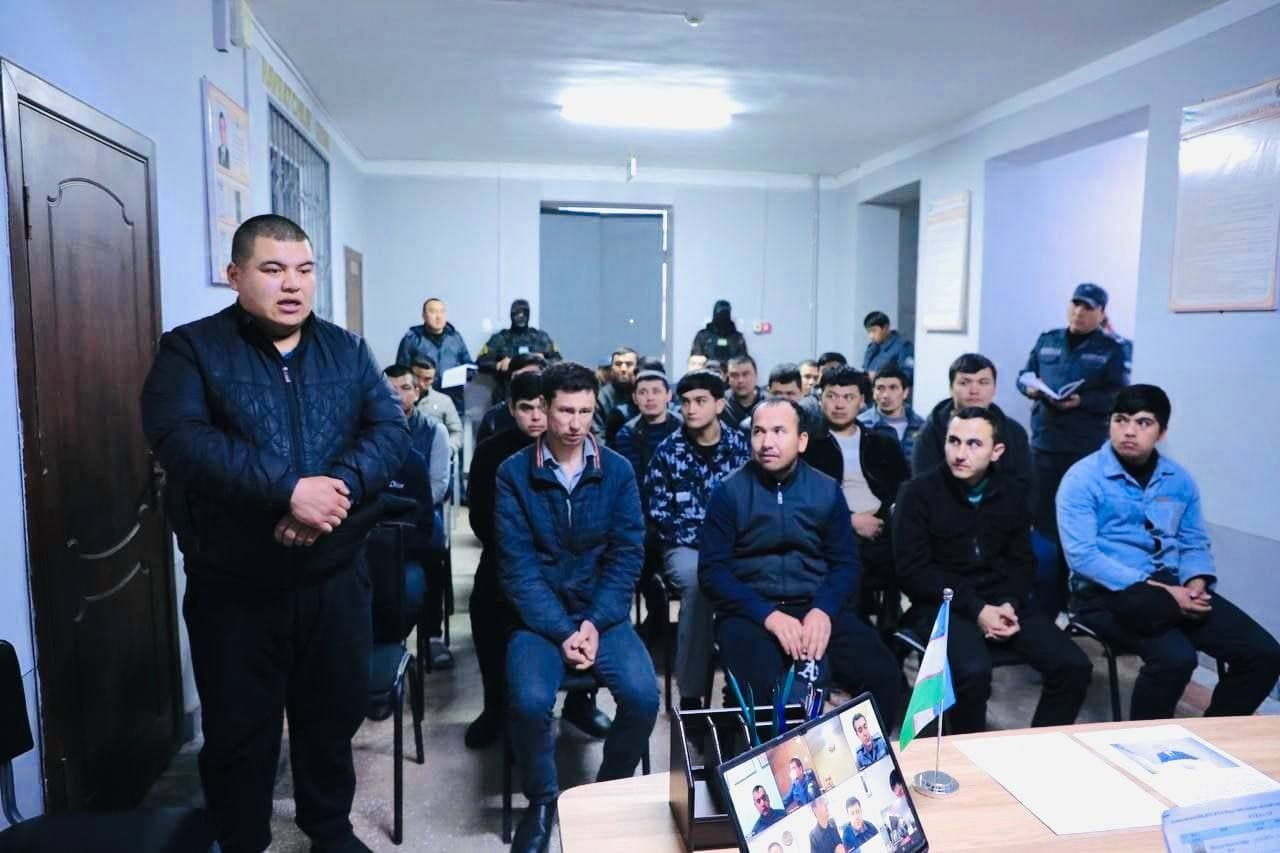 Andijon viloyati IIB boshligʻi “Yoshlar kuni” doirasida maʼmuriy huquqbuzarlik sodir etgan yoshlar bilan uchrashib, ularning muammolarini tingladi