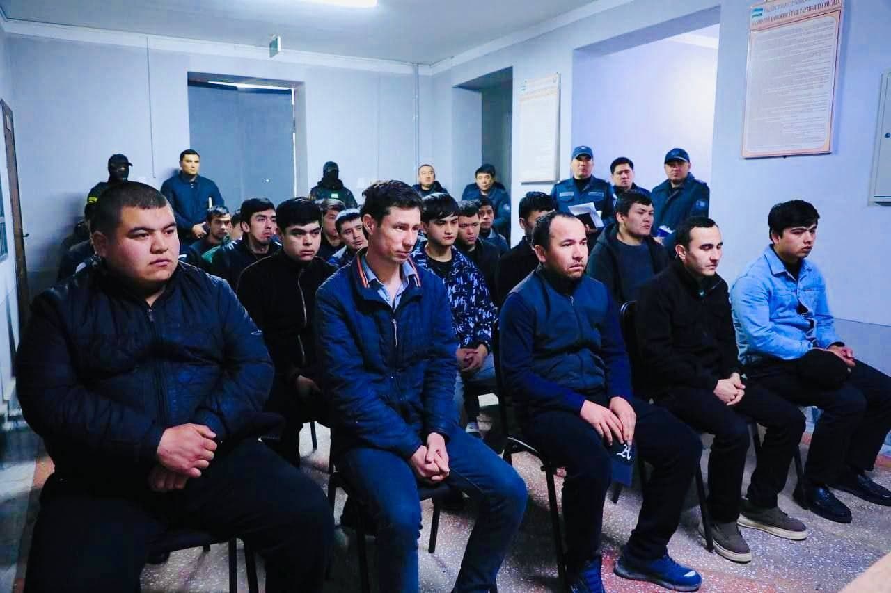 Andijon viloyati IIB boshligʻi “Yoshlar kuni” doirasida maʼmuriy huquqbuzarlik sodir etgan yoshlar bilan uchrashib, ularning muammolarini tingladi