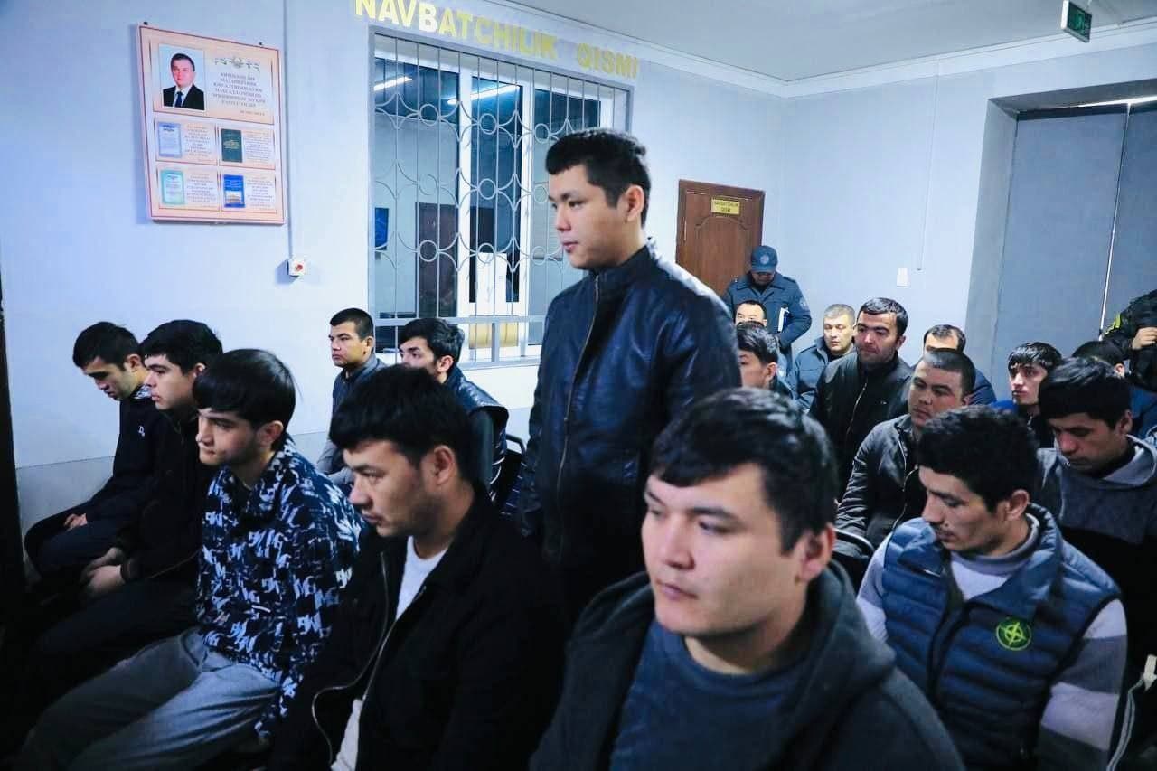 Andijon viloyati IIB boshligʻi “Yoshlar kuni” doirasida maʼmuriy huquqbuzarlik sodir etgan yoshlar bilan uchrashib, ularning muammolarini tingladi