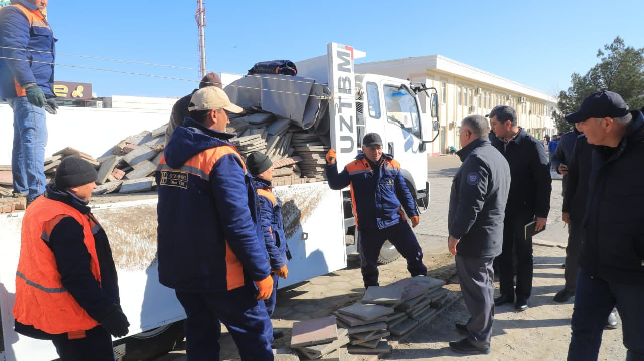 Бухоро шаҳрида хавфсиз йўллар ва ободонлаштириш ишлари: Вилоят ИИБ бошлиғи ҳудудларда ўрганишлар олиб борди