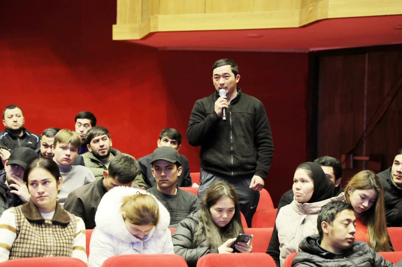 Ёшлар билан очиқ мулоқот — муаммолар ечими ва янги ташаббуслар майдони