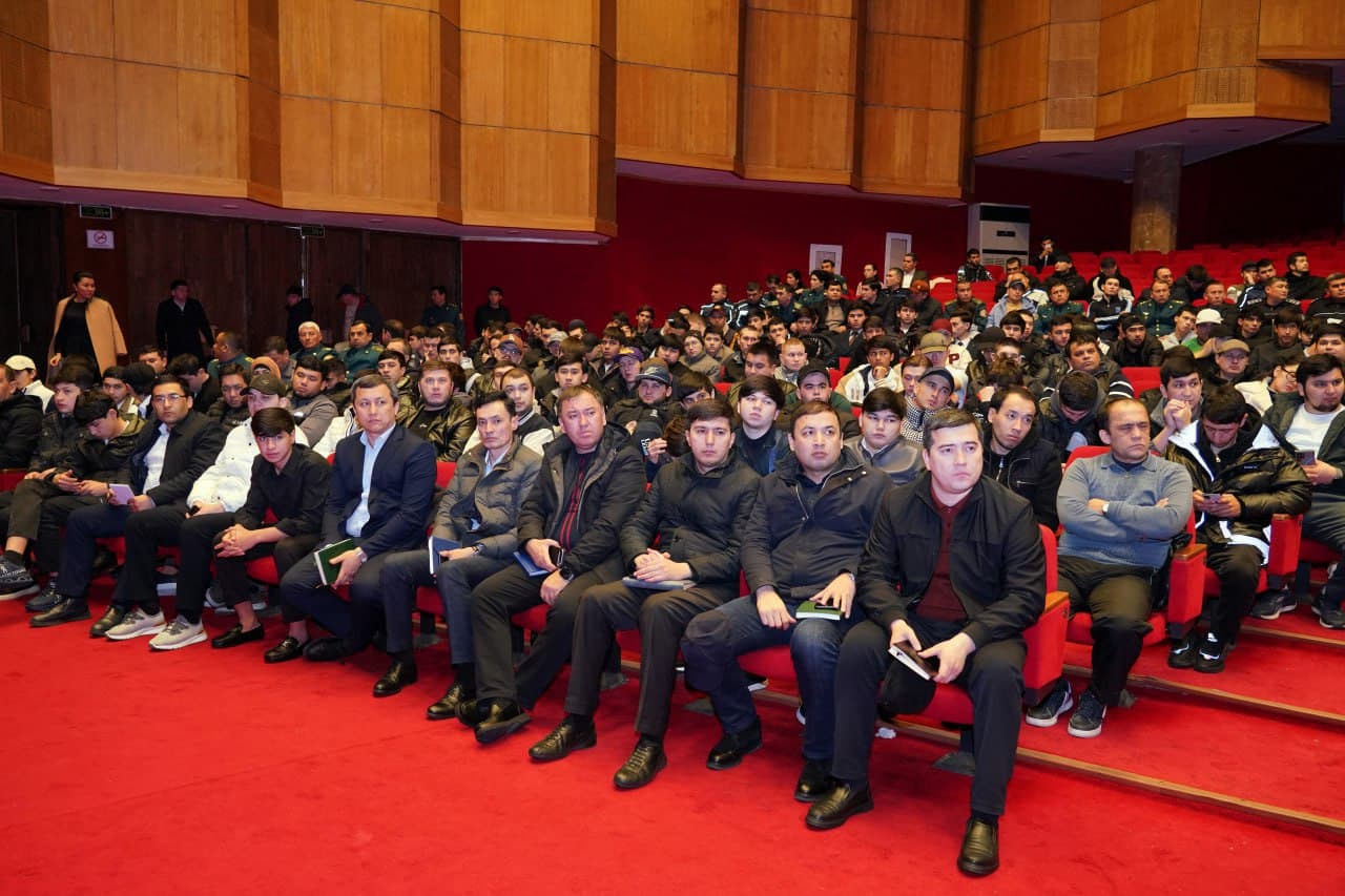 Ёшлар билан очиқ мулоқот — муаммолар ечими ва янги ташаббуслар майдони