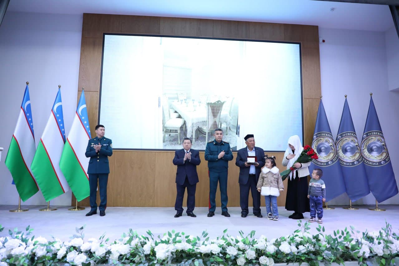 В ГУВД города Ташкента состоялось открытие мемориального комплекса Хосилбеку Эшназарову, героически погибшему при исполнении служебного долга