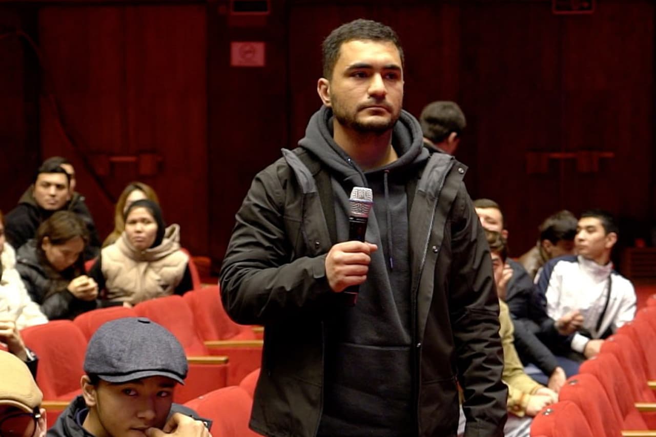 Ёшлар билан очиқ мулоқот — муаммолар ечими ва янги ташаббуслар майдони