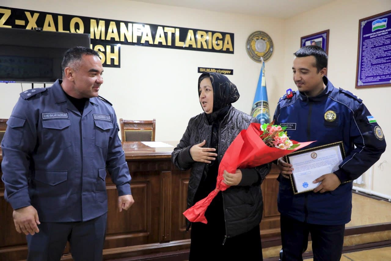 Избоскан туманида хизматда намуна кўрсатаётган ходимлар Андижон вилояти ИИБ бошлиғи томонидан рағбатлантирилди