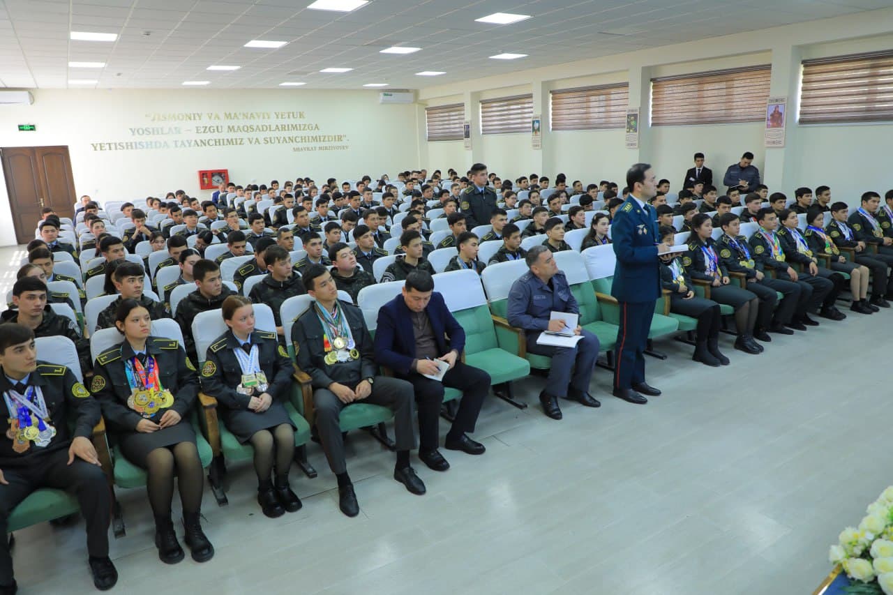 “Пайшанба – ёшлар куни” доирасида Ички ишлар вазирлиги 1-сон Академик лицейида “Раҳбар ва ёшлар” учрашуви бўлиб ўтди