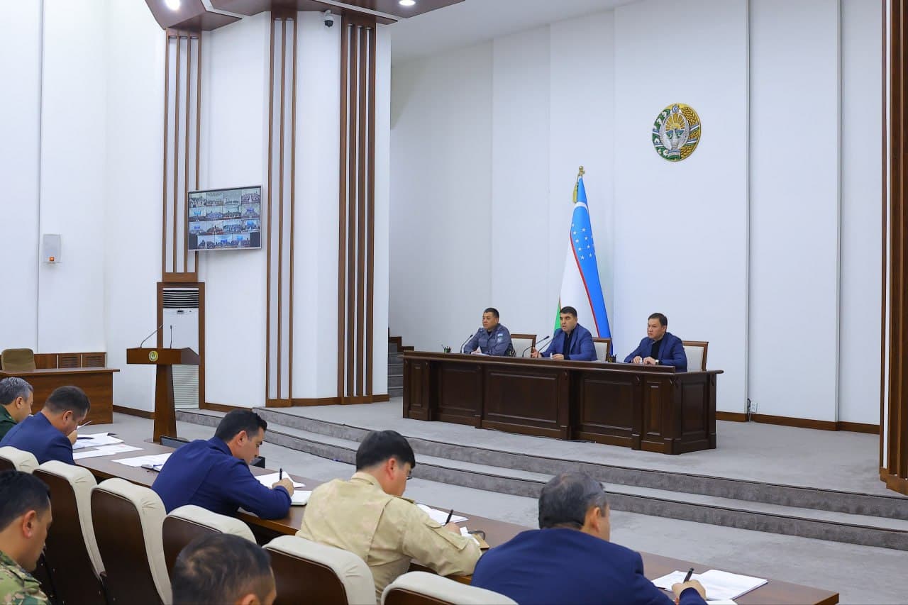 Наманганда ёшлар бандлиги ва улар билан ишлаш самарадорлиги муҳокама қилинди