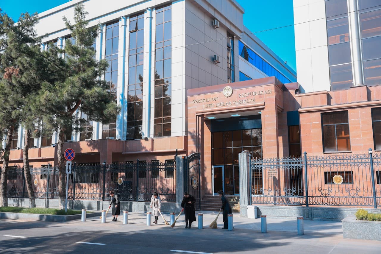 В Министерстве внутренних дел прошел благотворительный хашар под девизом "Благополучие страны начинается с махалли!"