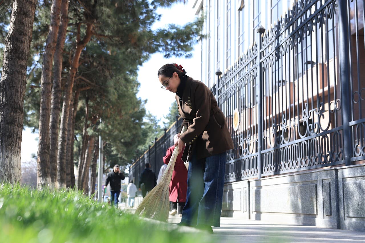 В Министерстве внутренних дел прошел благотворительный хашар под девизом "Благополучие страны начинается с махалли!"