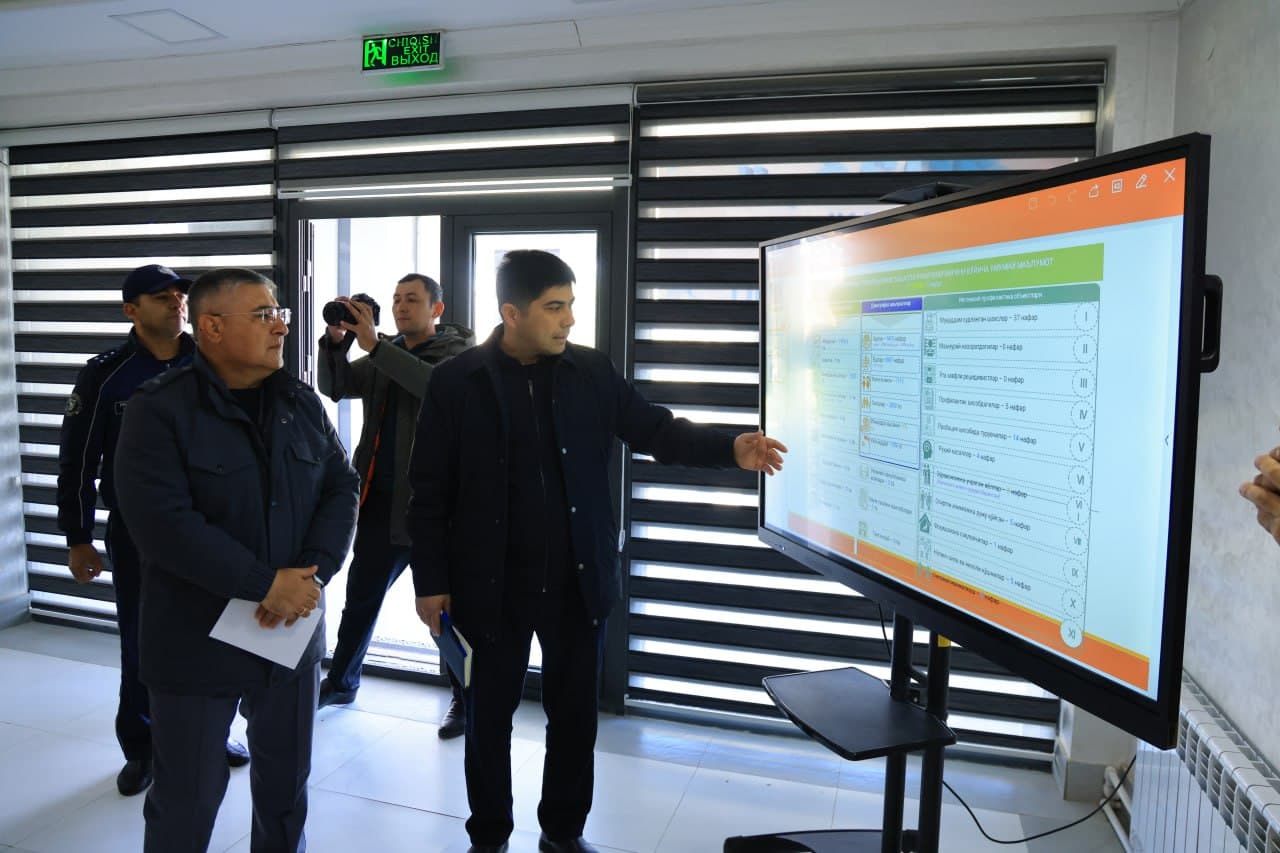 Диалог с «семёркой махалли»: определены меры по превращению махалли «Работикалмоқ» Бухарского района в «зелёную» территорию