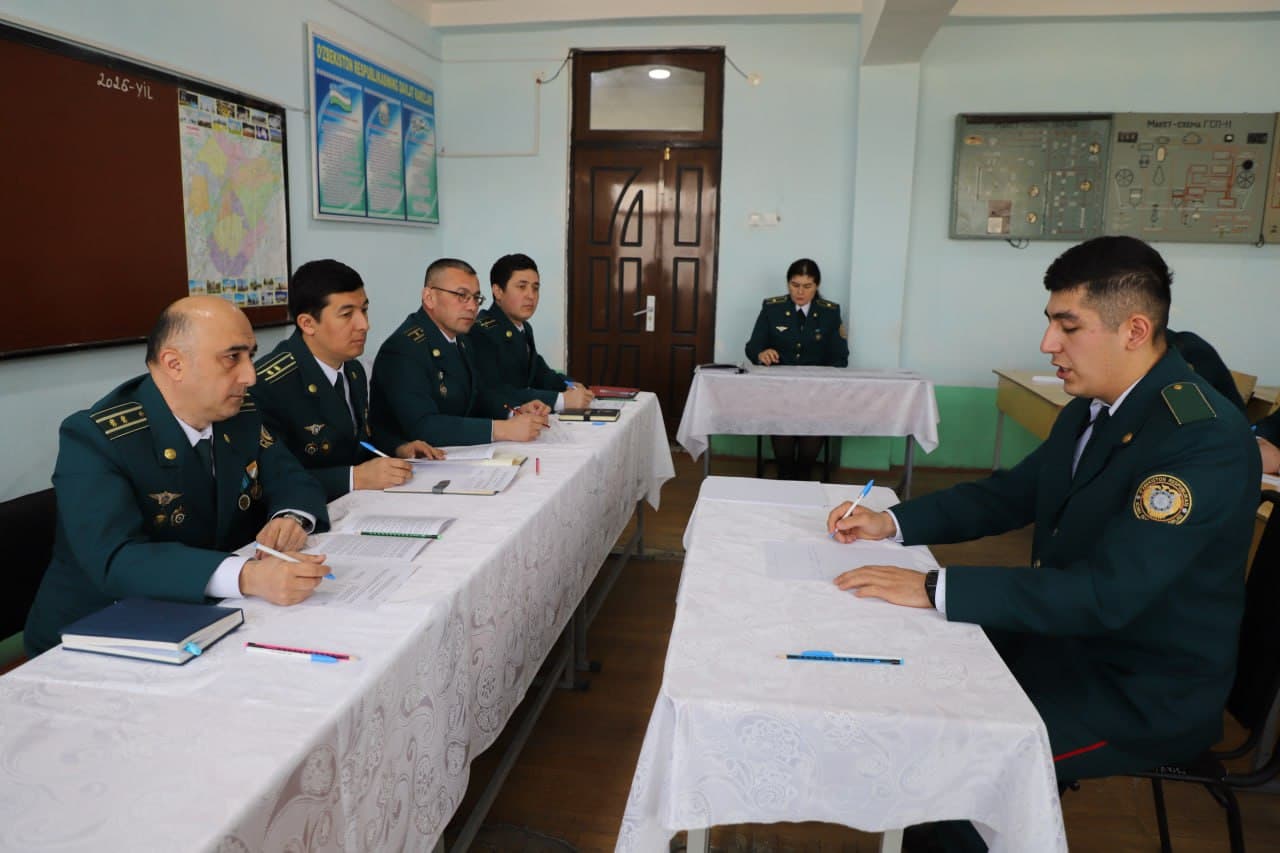 На Алмалыкской учебной базе Института повышения квалификации МВД проходит итоговая государственная аттестация выпускников факультета профессиональной подготовки