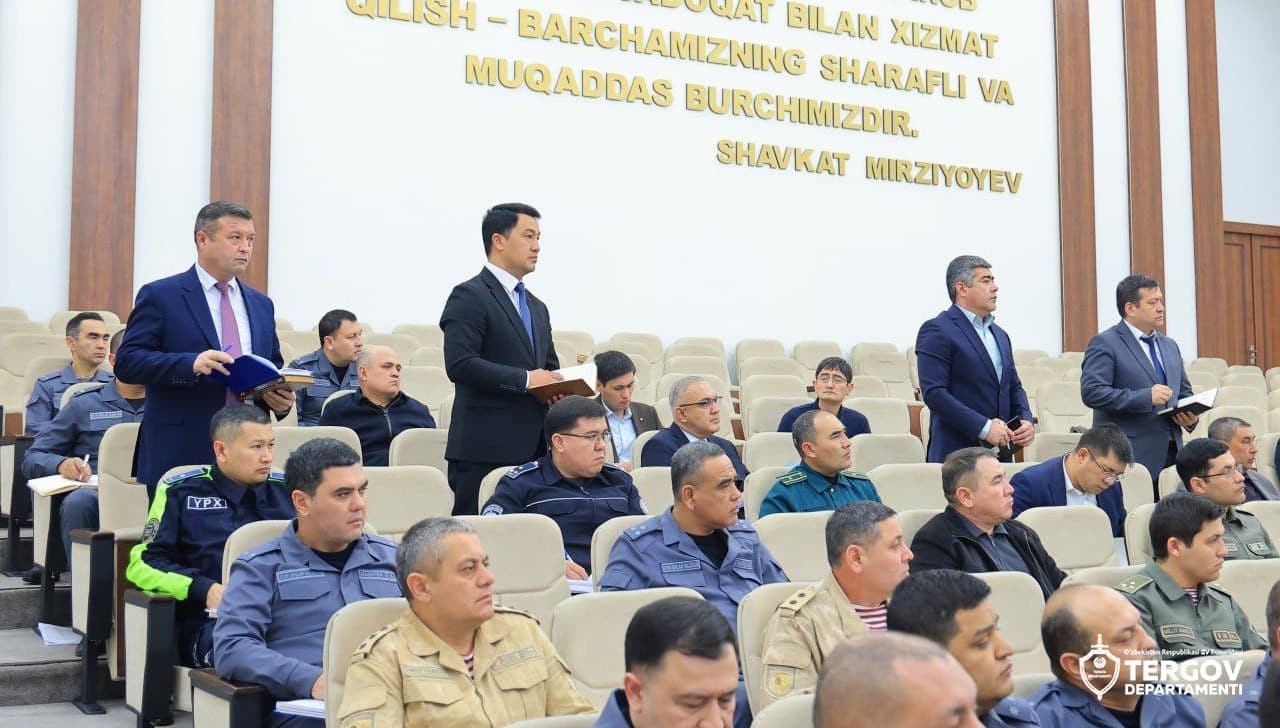 Namangan viloyatida Ichki ishlar vazirligi va Bosh prokuratura rahbariyati ishtirokida kengaytirilgan yigʻilish boʻlib oʻtdi