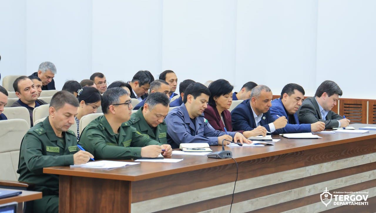 Namangan viloyatida Ichki ishlar vazirligi va Bosh prokuratura rahbariyati ishtirokida kengaytirilgan yigʻilish boʻlib oʻtdi