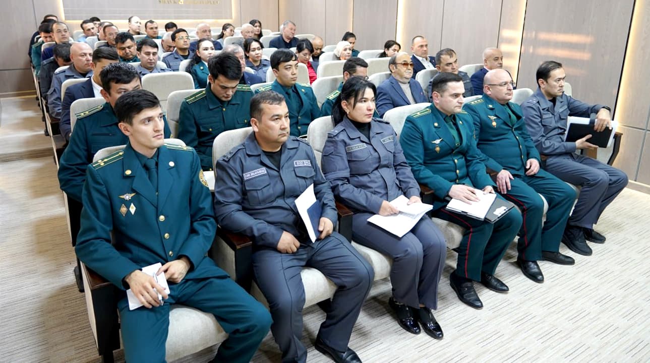 A discussion of service activities took place at the Research Institute of Criminology