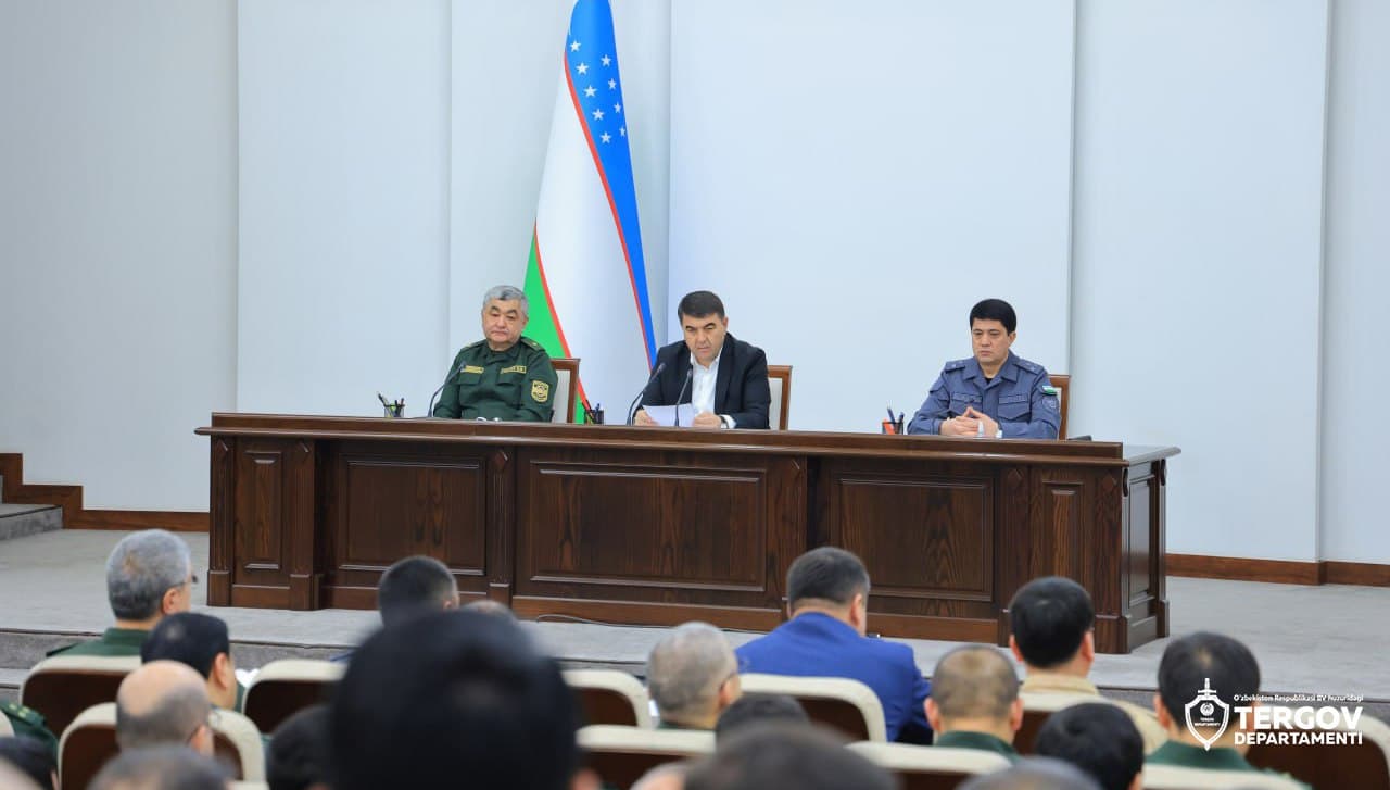 Namangan viloyatida Ichki ishlar vazirligi va Bosh prokuratura rahbariyati ishtirokida kengaytirilgan yigʻilish boʻlib oʻtdi