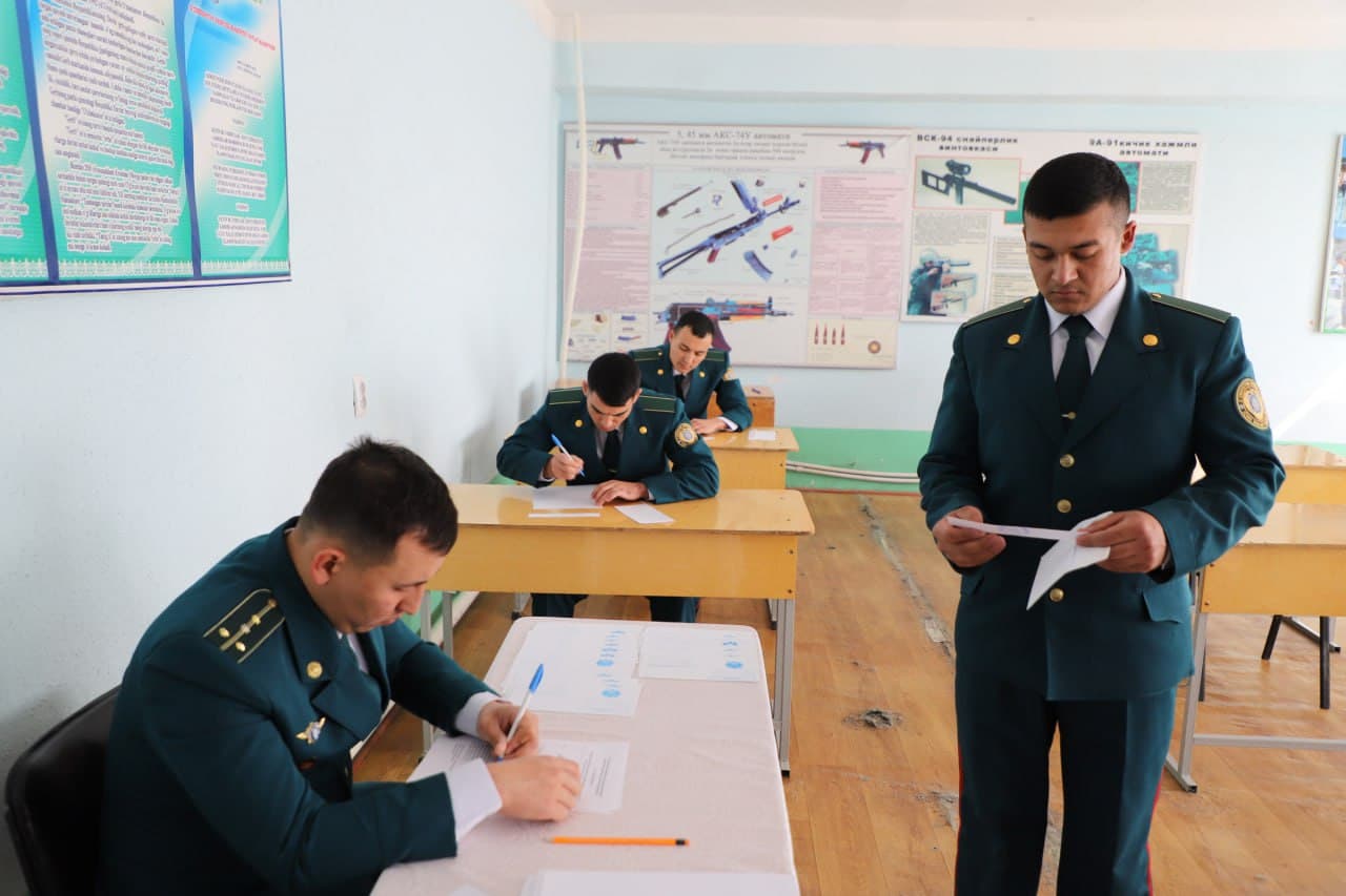 На Алмалыкской учебной базе Института повышения квалификации МВД проходит итоговая государственная аттестация выпускников факультета профессиональной подготовки