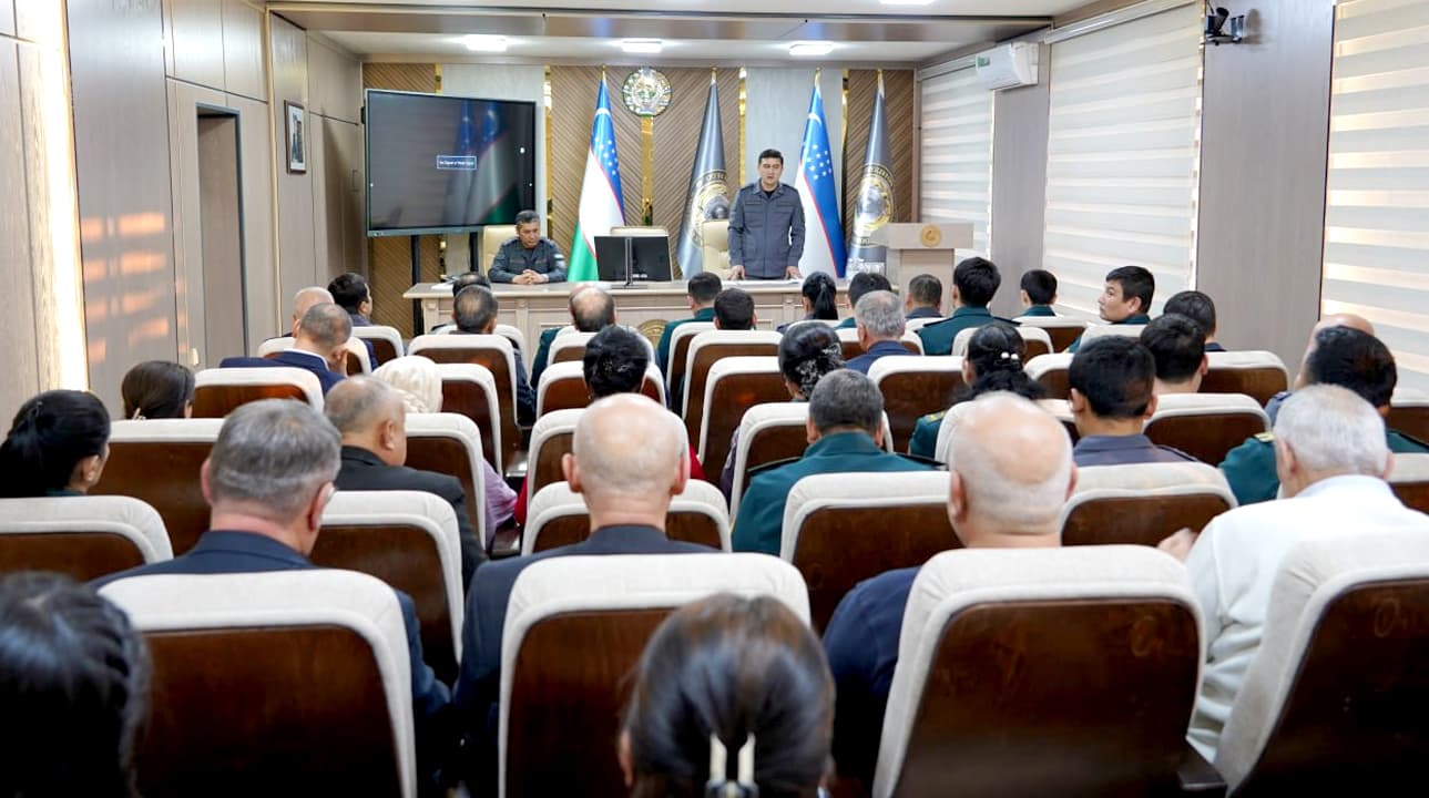 A discussion of service activities took place at the Research Institute of Criminology