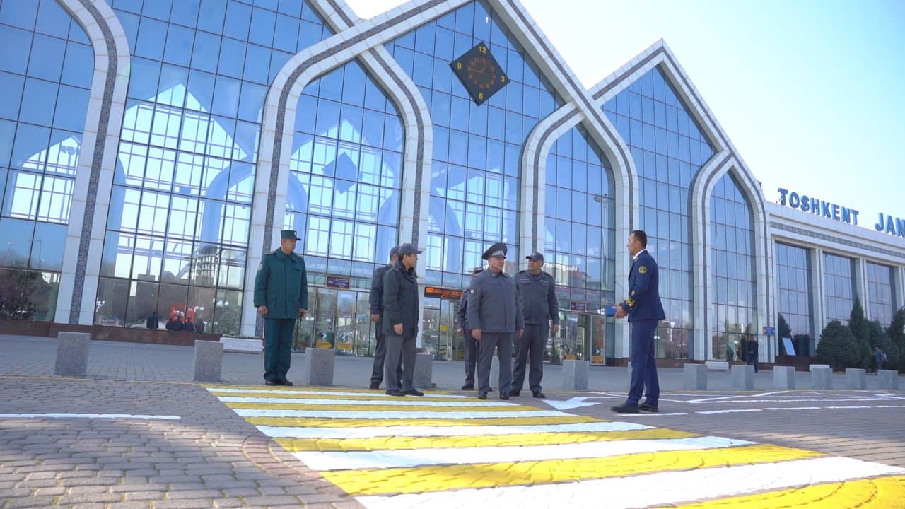 ИИВ раҳбарияти томонидан Наврўз умумхалқ байрами ҳамда Рамазон Ҳайити байрамлари арафасида Тошкент–Жанубий вокзали ҳудудларида жамоат хавфсизлигини таъминлаш, сайёҳлар ҳамда йўловчилар учун яратилган шароитлар ҳолати кўздан кечирилди