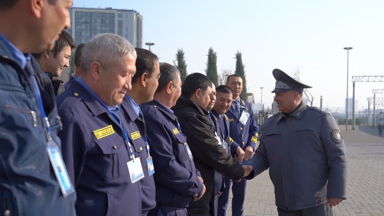 ИИВ раҳбарияти томонидан Наврўз умумхалқ байрами ҳамда Рамазон Ҳайити байрамлари арафасида Тошкент–Жанубий вокзали ҳудудларида жамоат хавфсизлигини таъминлаш, сайёҳлар ҳамда йўловчилар учун яратилган шароитлар ҳолати кўздан кечирилди