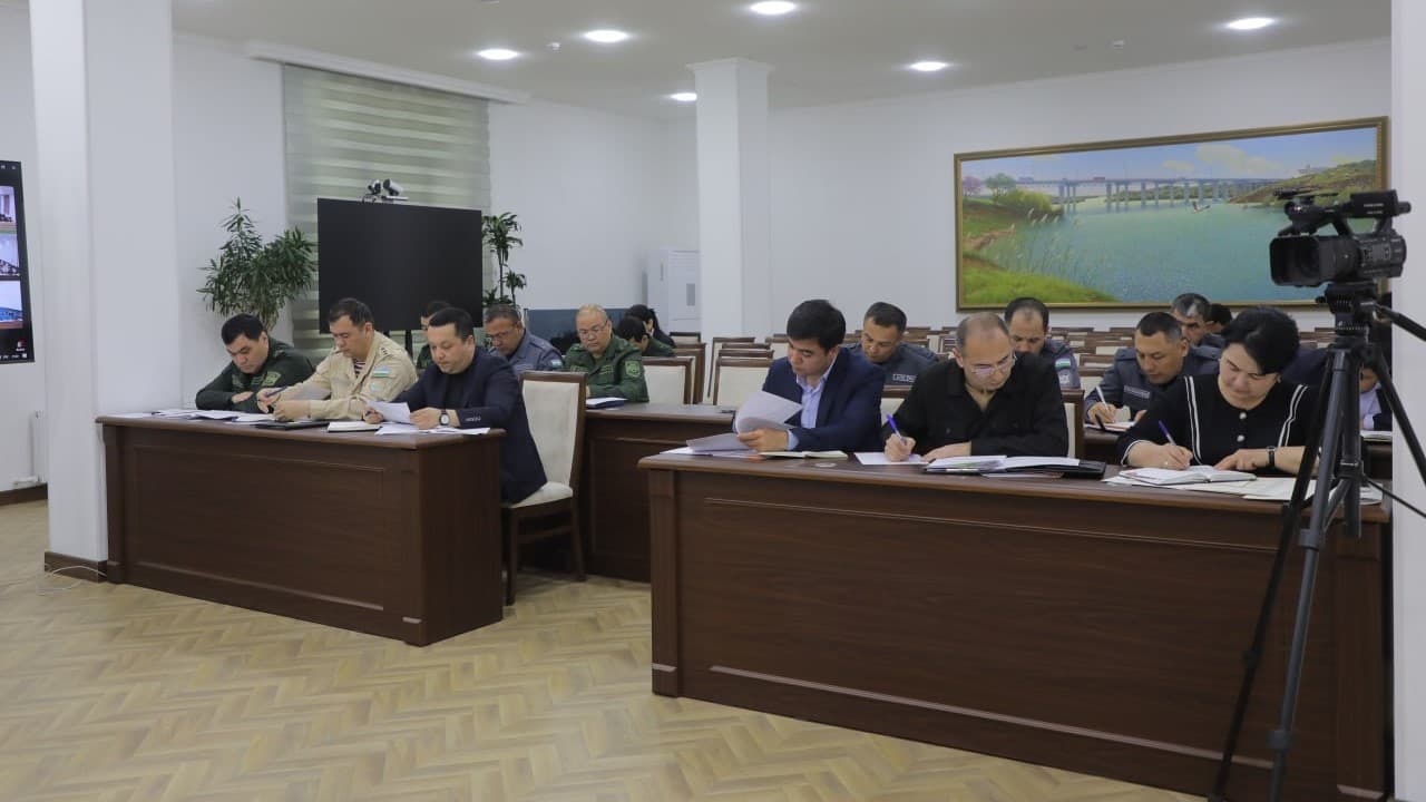 Sirdaryo viloyatida jinoyatchilikning oldini olish va xavfsizlikni taʼminlash masalalari muhokama qilindi