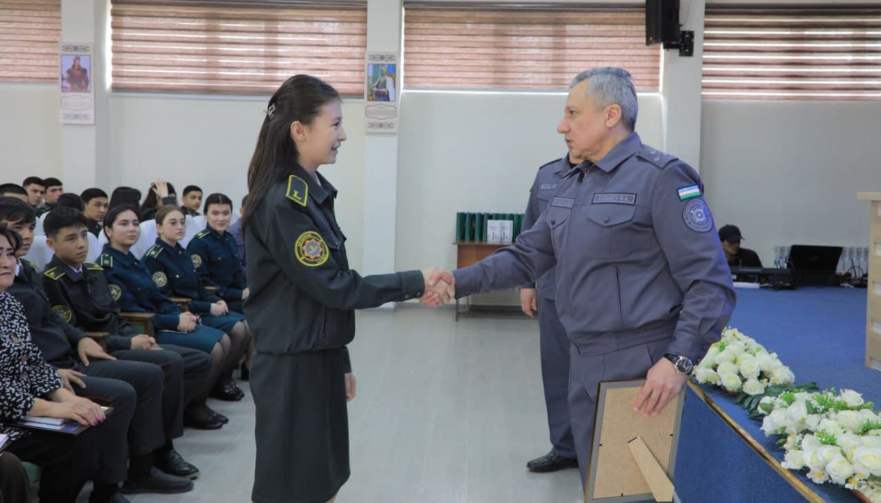 IIV Akademiyasi rahbariyati ishtirokida yoshlar bilan ochiq muloqot oʻtkazildi