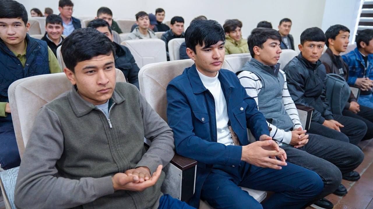 IIV huzuridagi Migratsiya va personallashtirish departamenti rahbariyati “Payshanba – Yoshlar kuni” doirasida talabalar bilan ochiq muloqot oʻtkazdi