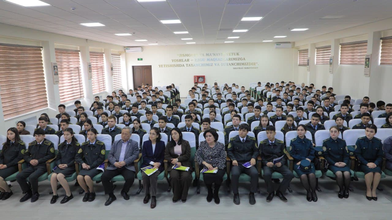 IIV Akademiyasi rahbariyati ishtirokida yoshlar bilan ochiq muloqot oʻtkazildi