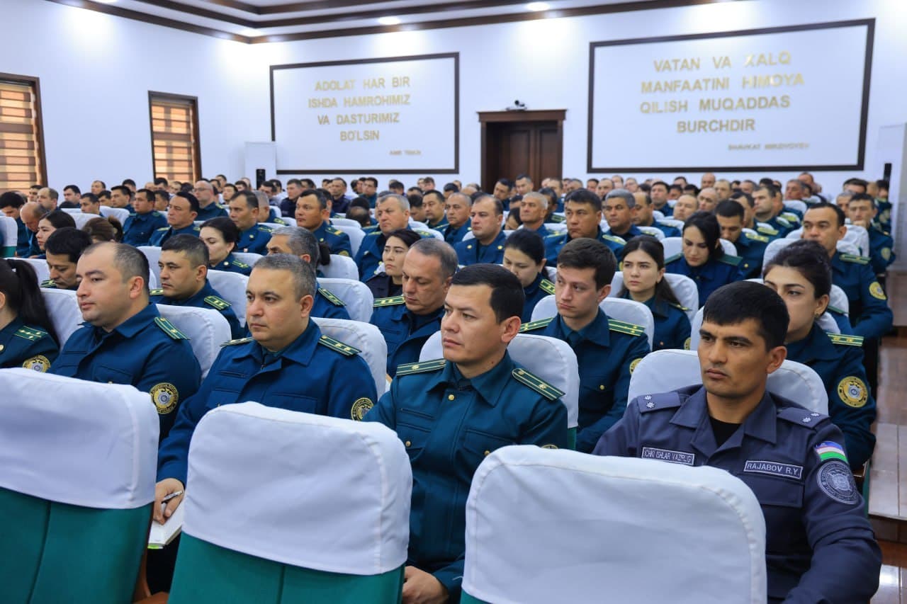 Buxoro viloyati ichki ishlar boshqarmasida “Xalqimiz osoyishtaligi va xavfsizligini taʼminlash yoʻlida” nomli yangi tarixiy kitob taqdimoti oʻtkazildi