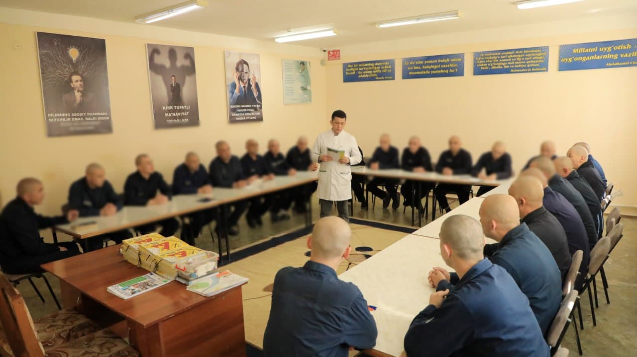 Министром внутренних дел генерал-лейтенантом Азизом Ташпулатовым изучена деятельность учреждений по исполнению наказания в Ташкентской области, а также проанализированы реформы и результаты в области воспитания и профессиональной ориентации осуждённых